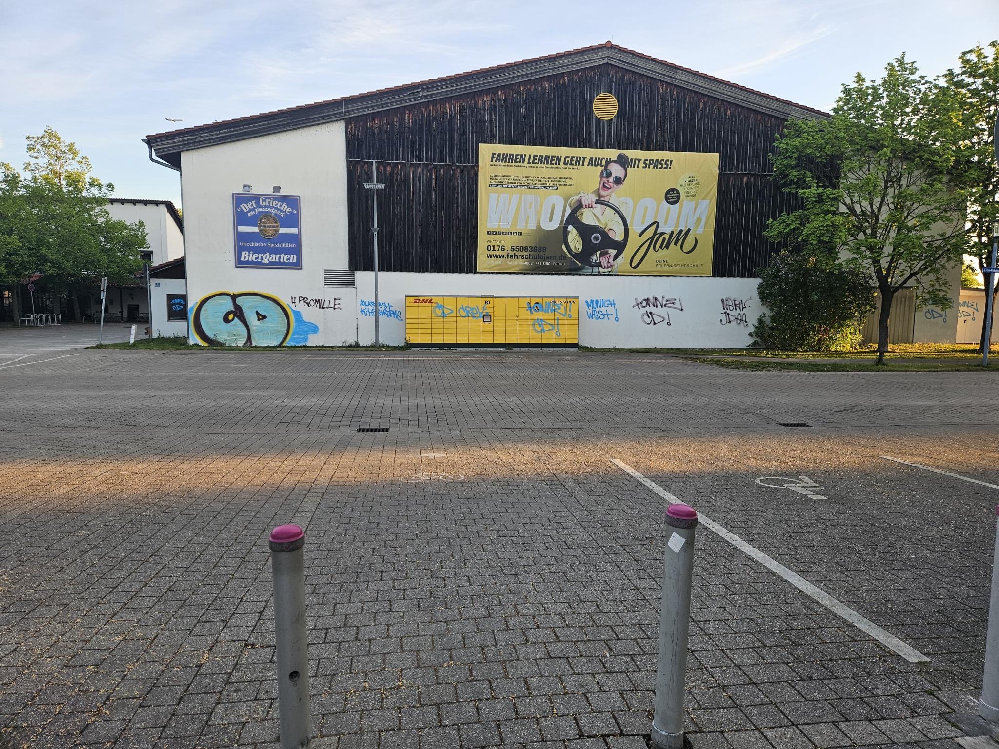 Graffiti - Sachbeschädigung an der TSV Halle - Nacht vom SA 26.4. auf SO 27.4.2025